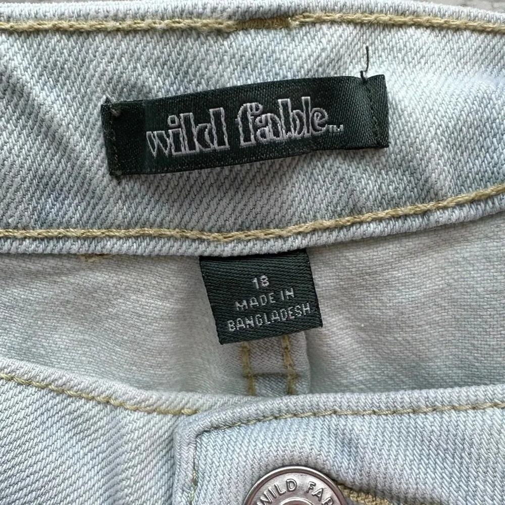 Wild Fable SUPER HIGH-RISE MOM EAN
MOM JEANS DE TIRO SUPER ALTO size 18 - Picture 3 of 5